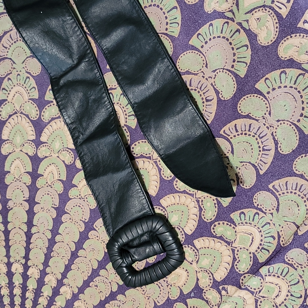 1980s Vintage Navy Fine Leather Cinch Belt